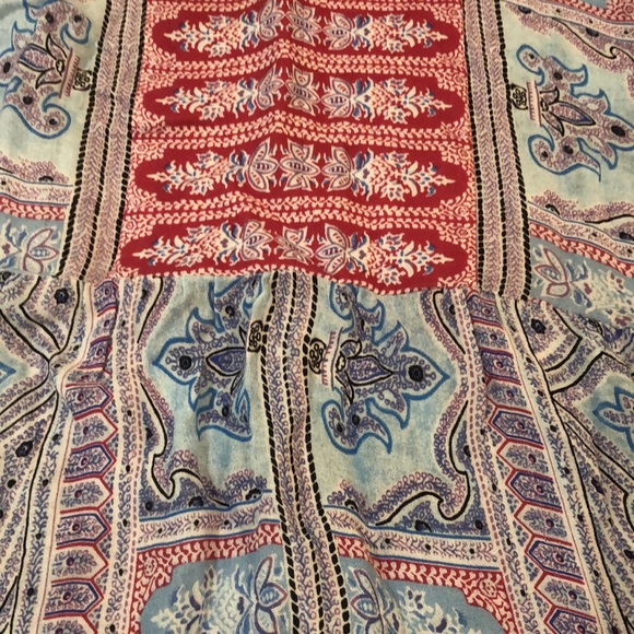 Size small BCBG Max Azria dress!Beautiful fabric!Worn a few times!Dry cleaned - Picture 6 of 7